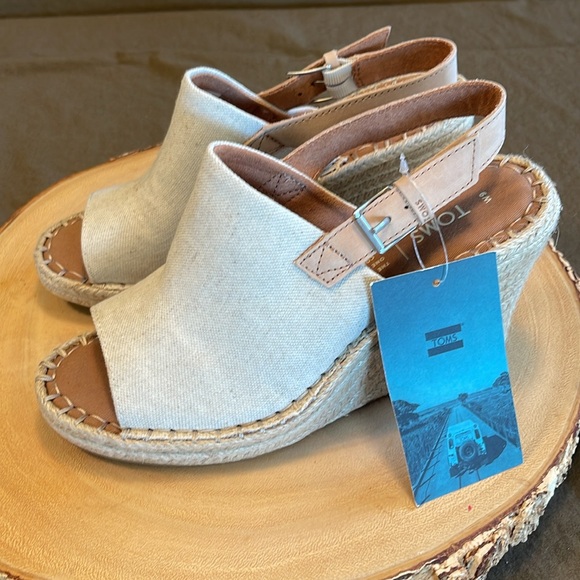Toms Shoes - NWT TOMS Monica natural Oxford wedge size size 9, never worn
